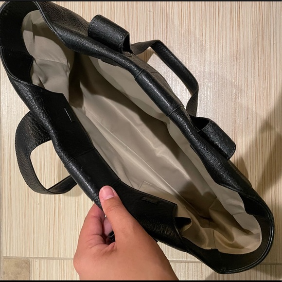 Burberry Leather Shoulder Bag - Picture 3 of 6